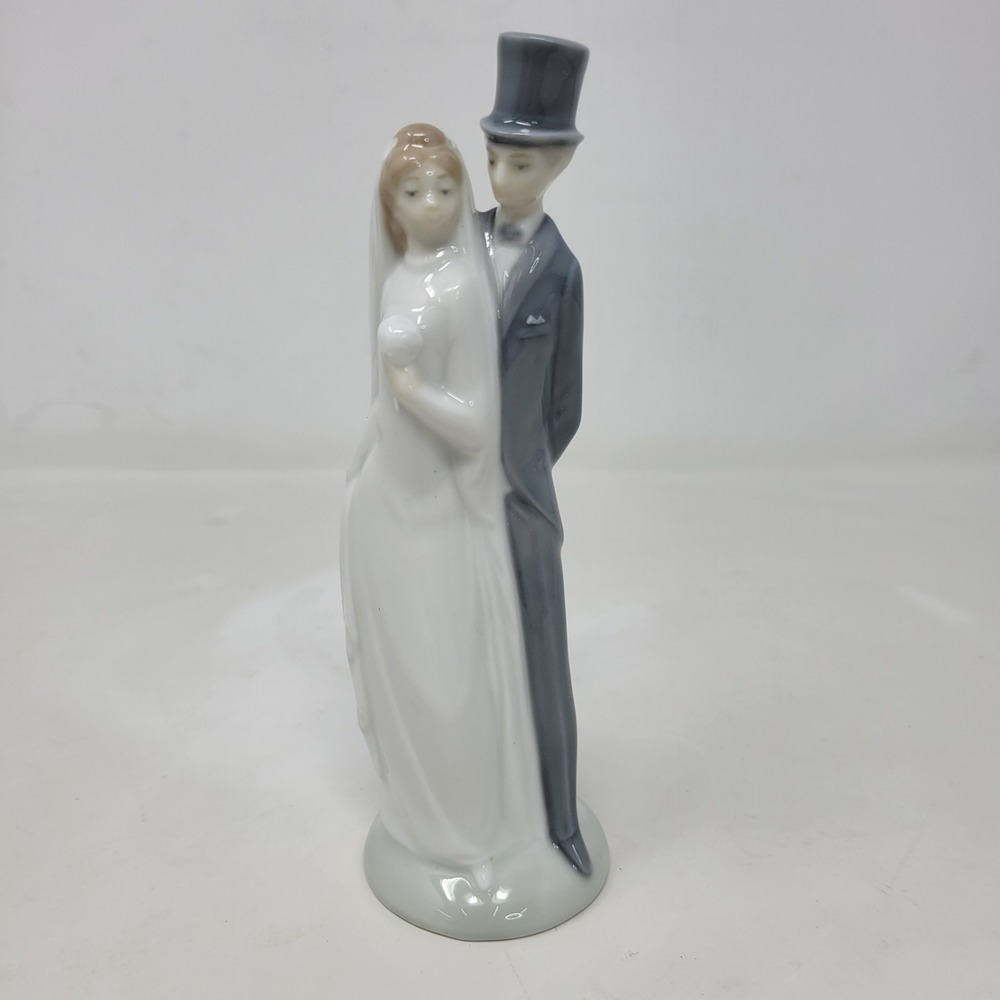 NAO by Lladro Porcelain Bride and Groom Wedding Figurine 6" Made in Spain